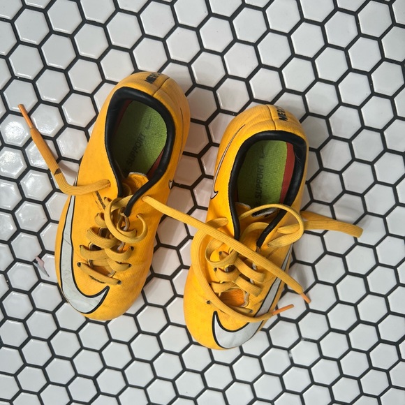 Nike youth mercurial victory v boys soccer shoes laser orange size 10 child - Picture 4 of 6